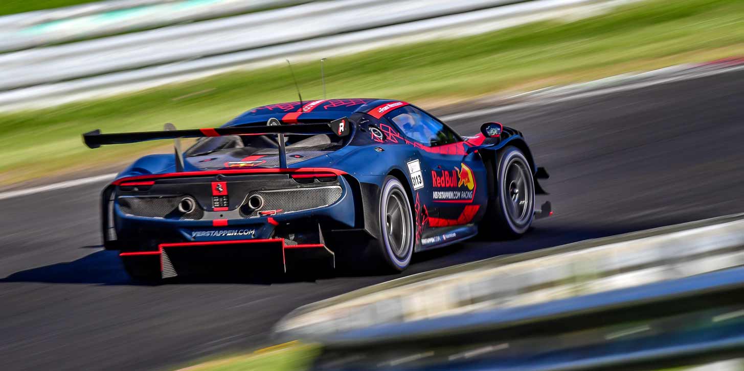 Max Verstappen unterwegs auf der Nürburgring Nordschleife