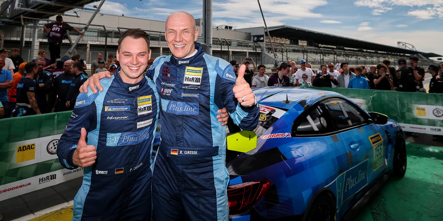 Das Vater-Sohn-Gespann Philipp und Richard Gresek fuhr im BMW M4 GT4 von Plusline Motorsport auf Platz zwei