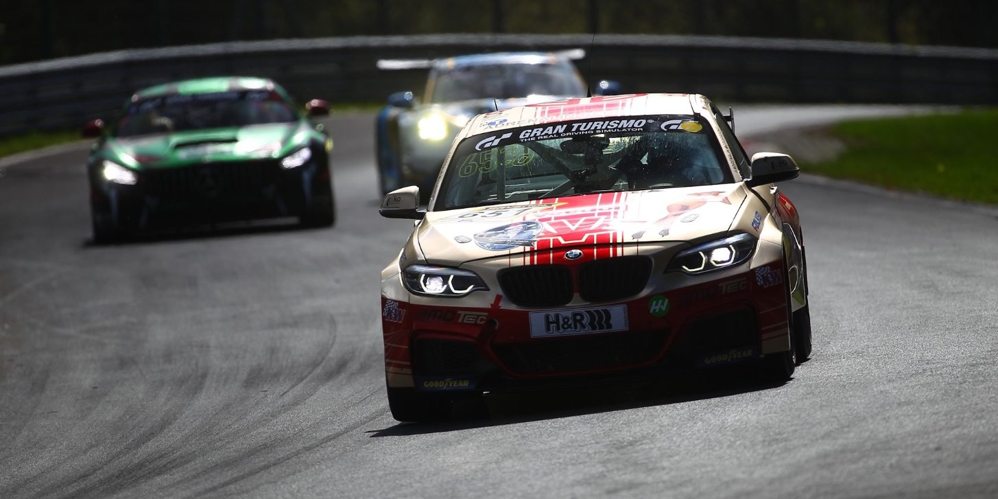 #651 VEEDOL BMW M240i
